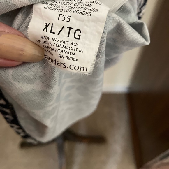 V neck faux wrap sleeveless top by Weekender - Picture 3 of 4